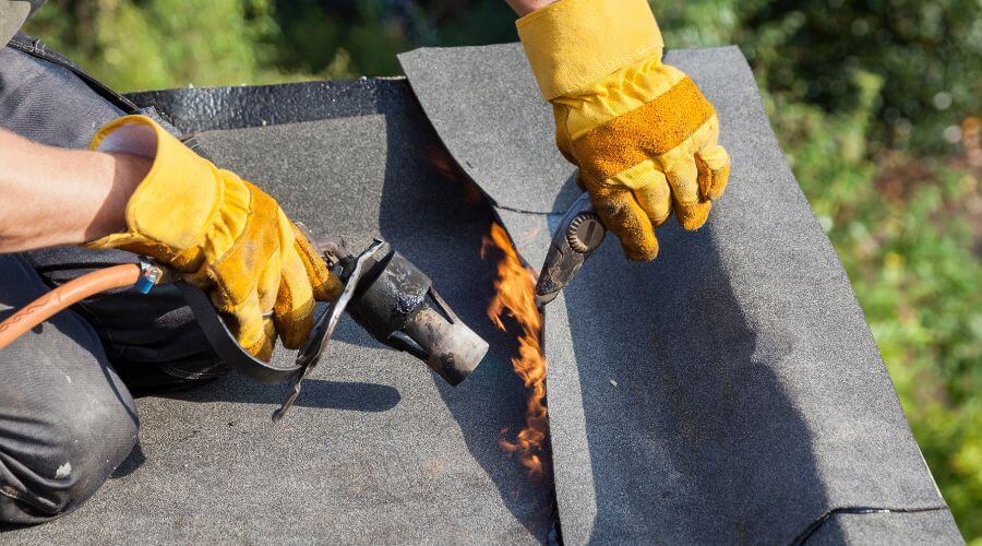 Expert Emergency Roof Repairs services in Senatobia, MS